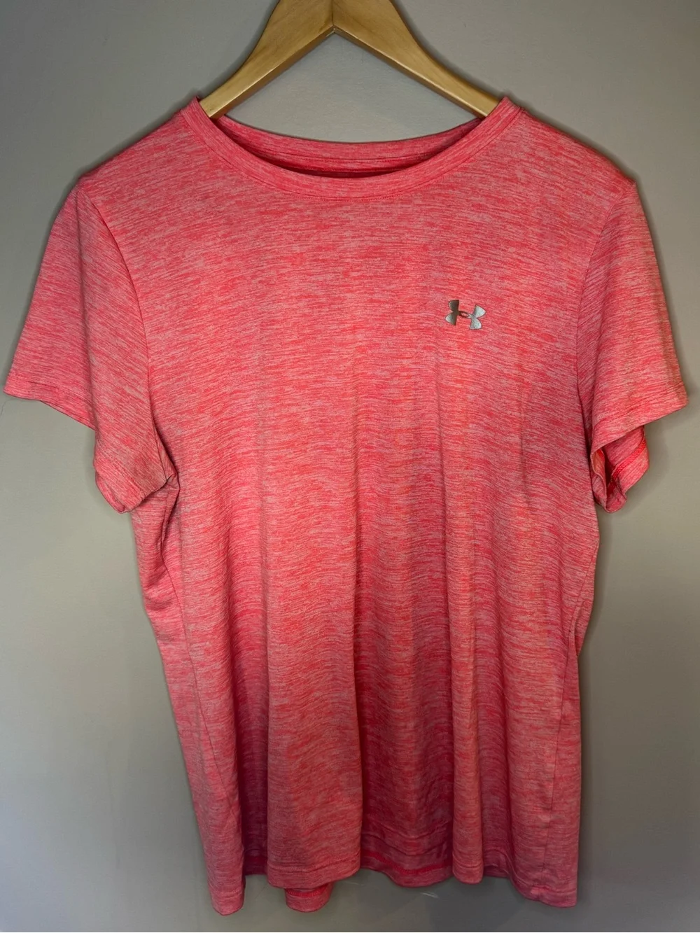 Under Armour HeatGear T Shirt Women’s XL Pink Athletic Workout Gym Loose Fit Top - Picture 2 of 8